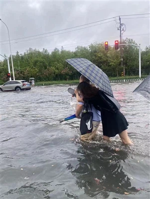লিনিতে ভারী বৃষ্টি সত্ত্বেও, আমাদের উত্পাদন অব্যাহত রয়েছে